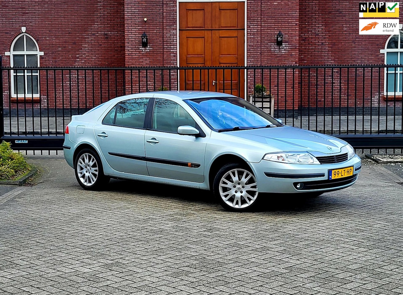 Renault Laguna - 1.8-16V Dynamique / Automaat / Cruise control / Pdc / Trekhaak - AutoWereld.nl