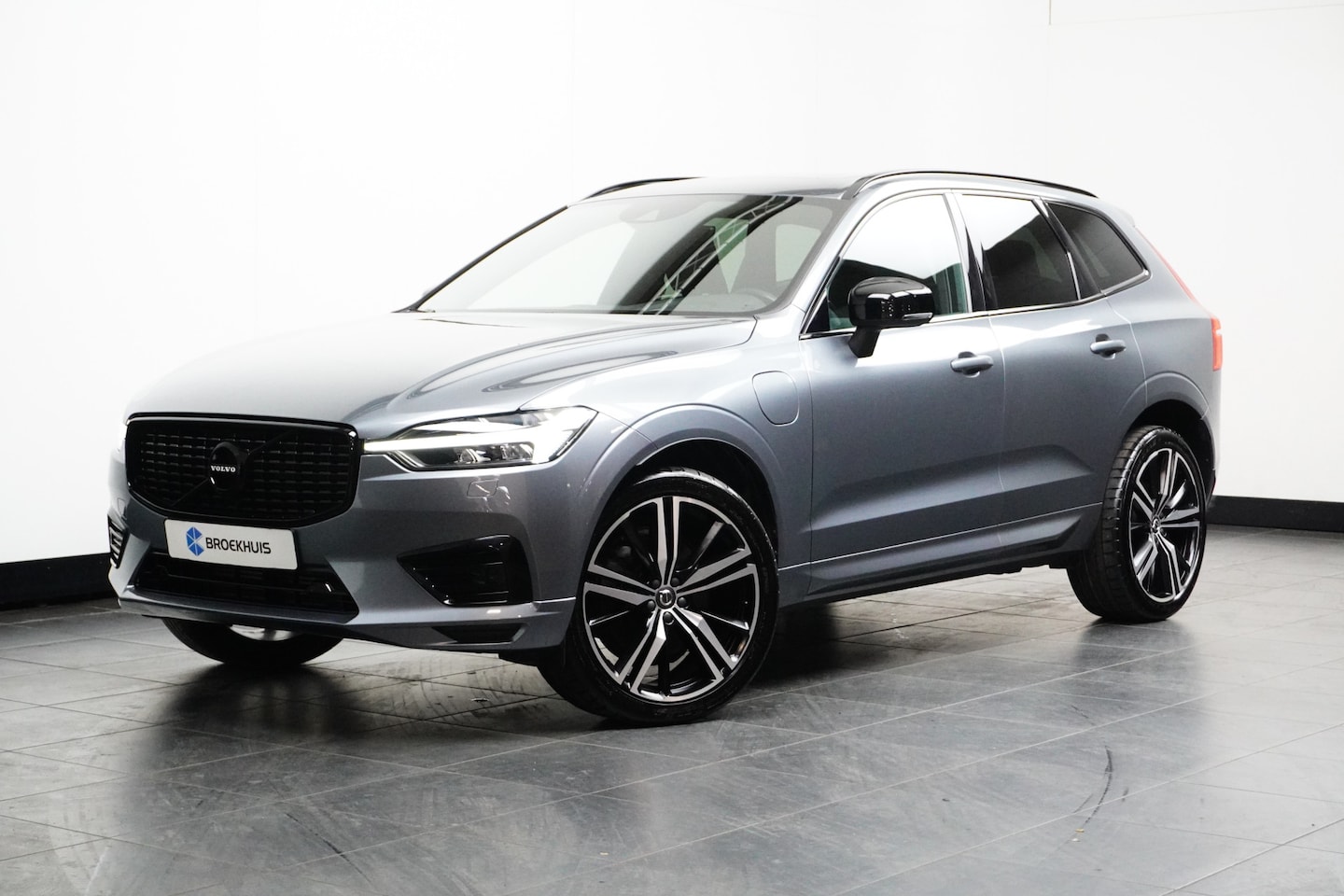 Volvo XC60 - 2.0 Recharge T8 AWD R-Design | VERWACHT - AutoWereld.nl