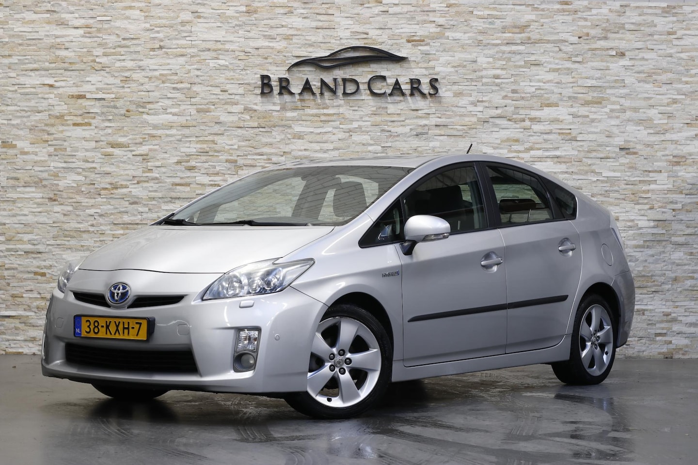 Toyota Prius - 1.8 Dynamic | Navi | Xenon | Dealer onderhouden | NWE APK bij aflevering | - AutoWereld.nl