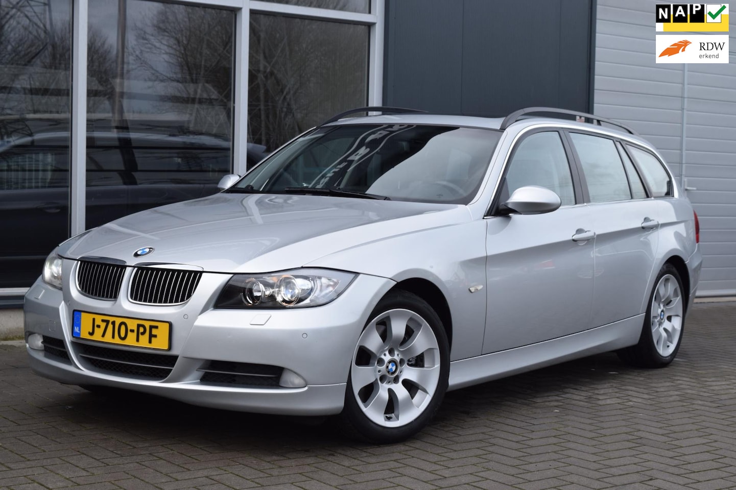 BMW 3-serie Touring - 330xi Dynamic Executive | Automaat | Pano | Xenon | Leder | APK 2-2026 ! - AutoWereld.nl