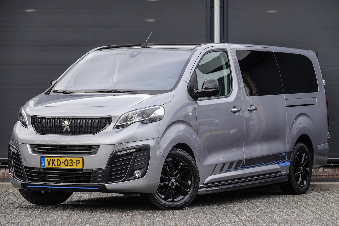 Peugeot Expert - Long | Dubbele cabine | 2.0 BlueHDI 177Pk | Sport | 2xSchuifdeur | Head-Up Display | Leder - AutoWereld.nl