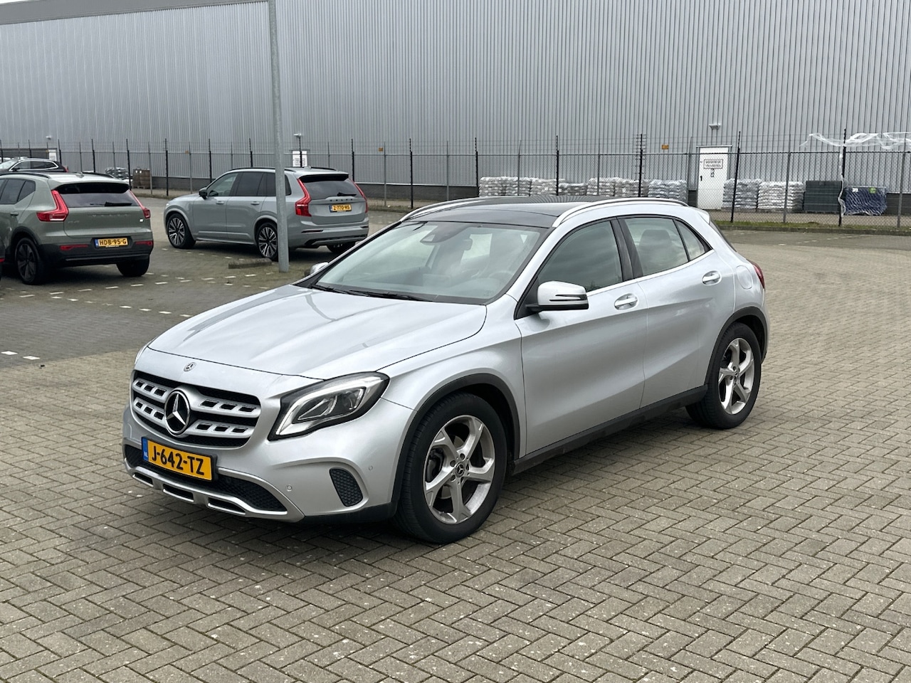 Mercedes-Benz GLA-Klasse - 200 Premium Plus 200 Premium Plus - AutoWereld.nl