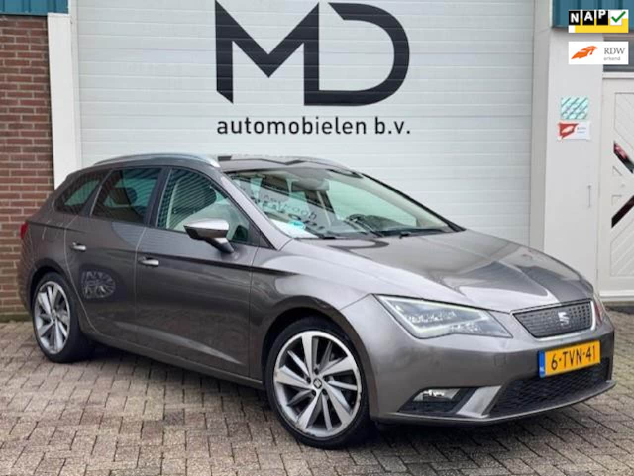 Seat Leon ST - 1.6 TDI Style / LED / LEDER / NAVI / CLIMATE - AutoWereld.nl