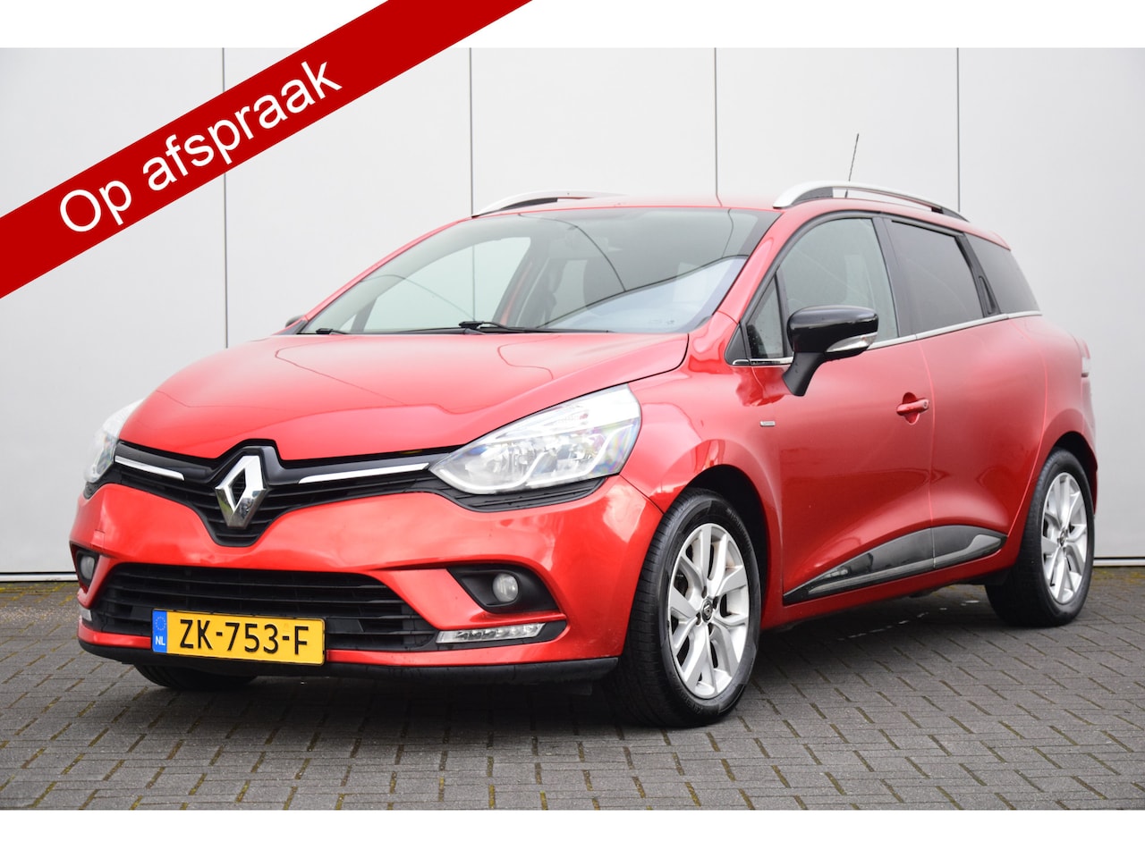 Renault Clio Estate - 0.9 TCe Limited Priv/Glass Navi Airco Cruise Trekhaak - AutoWereld.nl