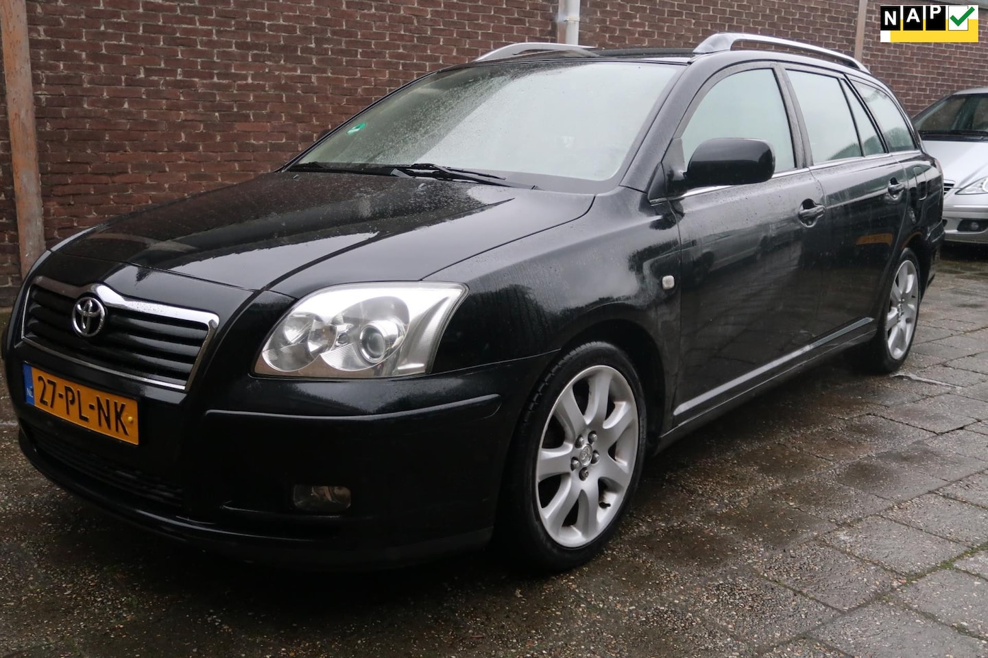 Toyota Avensis Wagon - 2.0 VVTi Executive 2.0 VVTi Executive, Climate+ Cruise control, LM Velgen, Stoelverwarming, Lederen bekleding - AutoWereld.nl