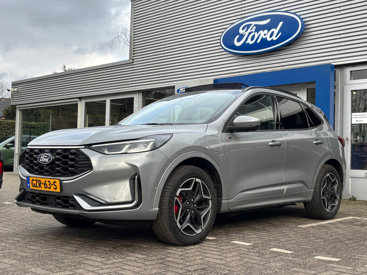 Ford Kuga - 2.5 PHEV ST-LINE X | PANODAK | EL. TREKHAAK | 19'' LMV | TECH PACK | LEDER | NL-AUTO! | PE - AutoWereld.nl