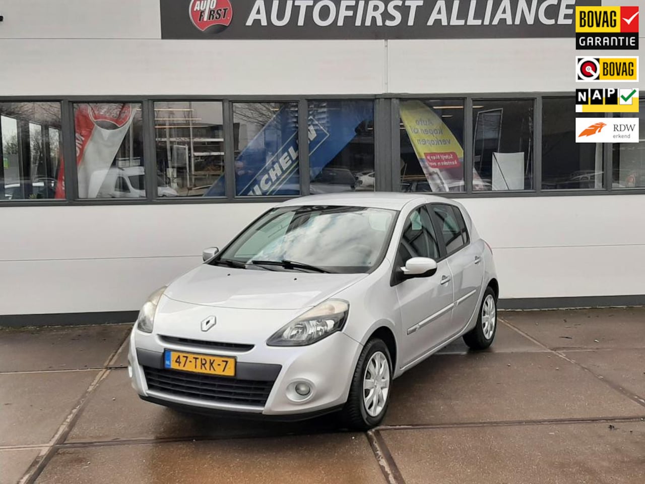 Renault Clio - 1.2 Authentique trekhaak nieuwe distributieriem 4s banden - AutoWereld.nl