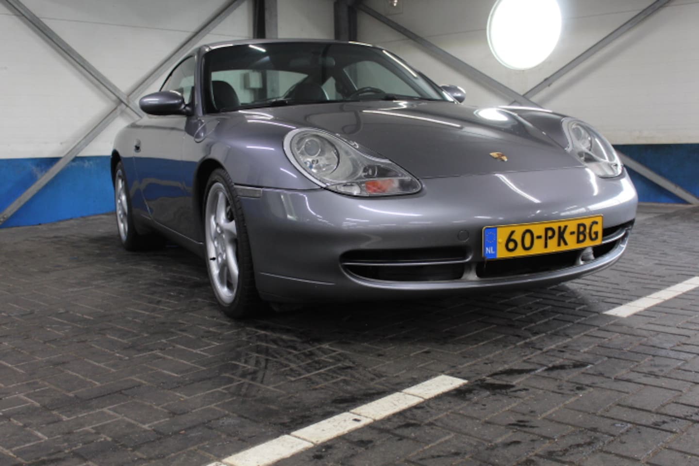 Porsche 911 - 3.4 Aut. Coupé Carrera 4 Schuif/kanteldak Sportstoelen LMV 18' - AutoWereld.nl