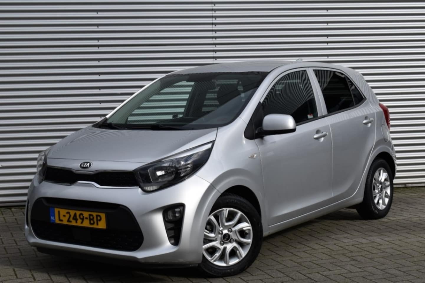 Kia Picanto - 1.2 CVVT 5DRS. NAVI / P.CAM. / STOEL+STUUR VERW. / APPLE/ANDROID - AutoWereld.nl