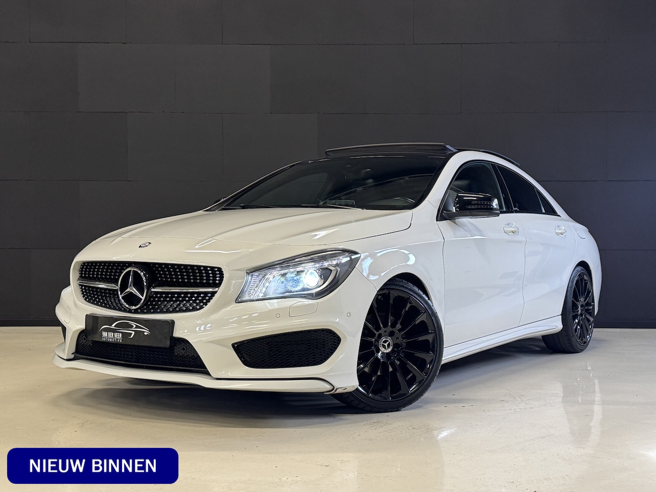 Mercedes-Benz CLA-Klasse - 200 AMG Edition 157PK Automaat | Panoramadak | Bi-Xenon | 19'' LMV | Stoelverwarming | Cam - AutoWereld.nl