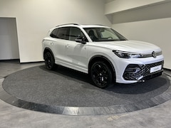 Volkswagen Tiguan - 1.5 eHybrid R-Line Edition | 204 PK | 60 Maanden Fabrieksgarantie | Black Pack | Trekhaak