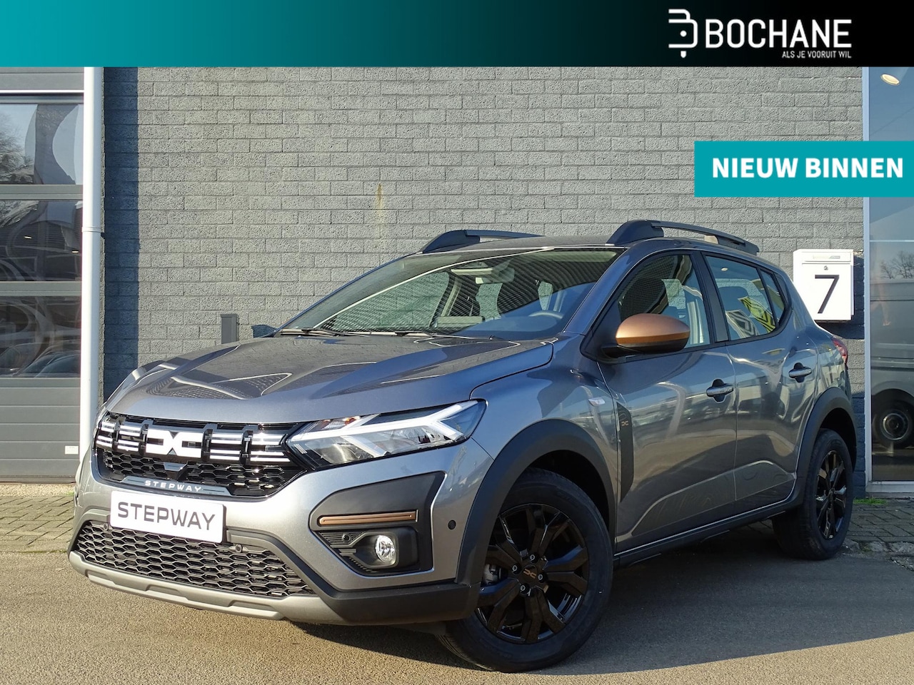 Dacia Sandero Stepway - 1.1 TCe 110 Extreme PACK EXTREME / PACK MEDIA NAV / METALLIC LAK - AutoWereld.nl