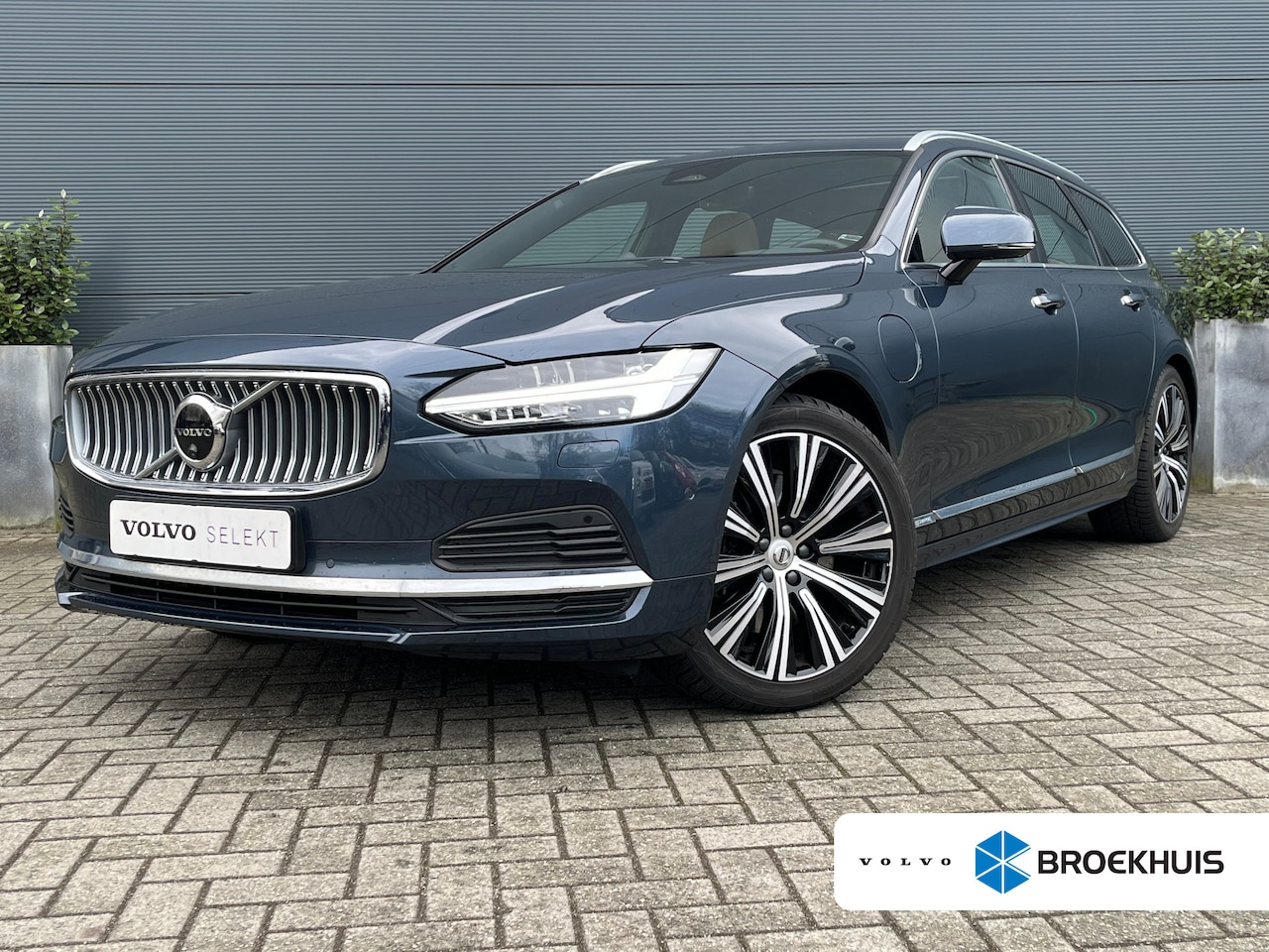 Volvo V90 - 2.0 T6 AWD Inscription | Long Range | Bowers&Wilkins | 360 Camera | Nappa Leder | Stoelven - AutoWereld.nl