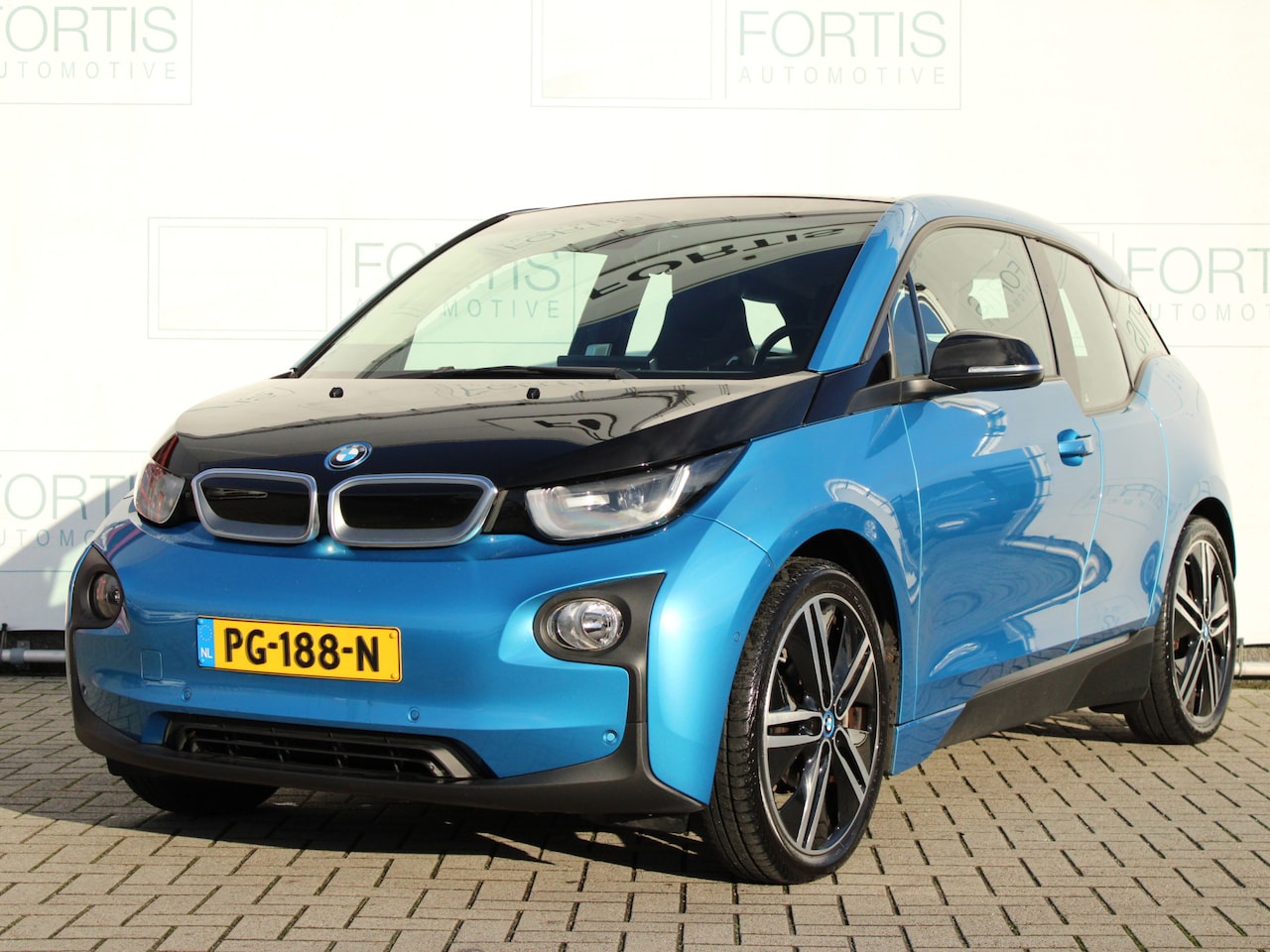 BMW i3 - Basis 94Ah 33 kWh PANODAK | LEDER | NL AUTO - AutoWereld.nl