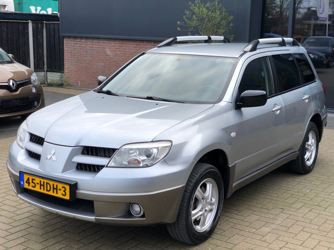 Mitsubishi Outlander Sport - 2.0 Travel XENON AIRCO L.M VELGEN TREKHAAK NWE APK - AutoWereld.nl