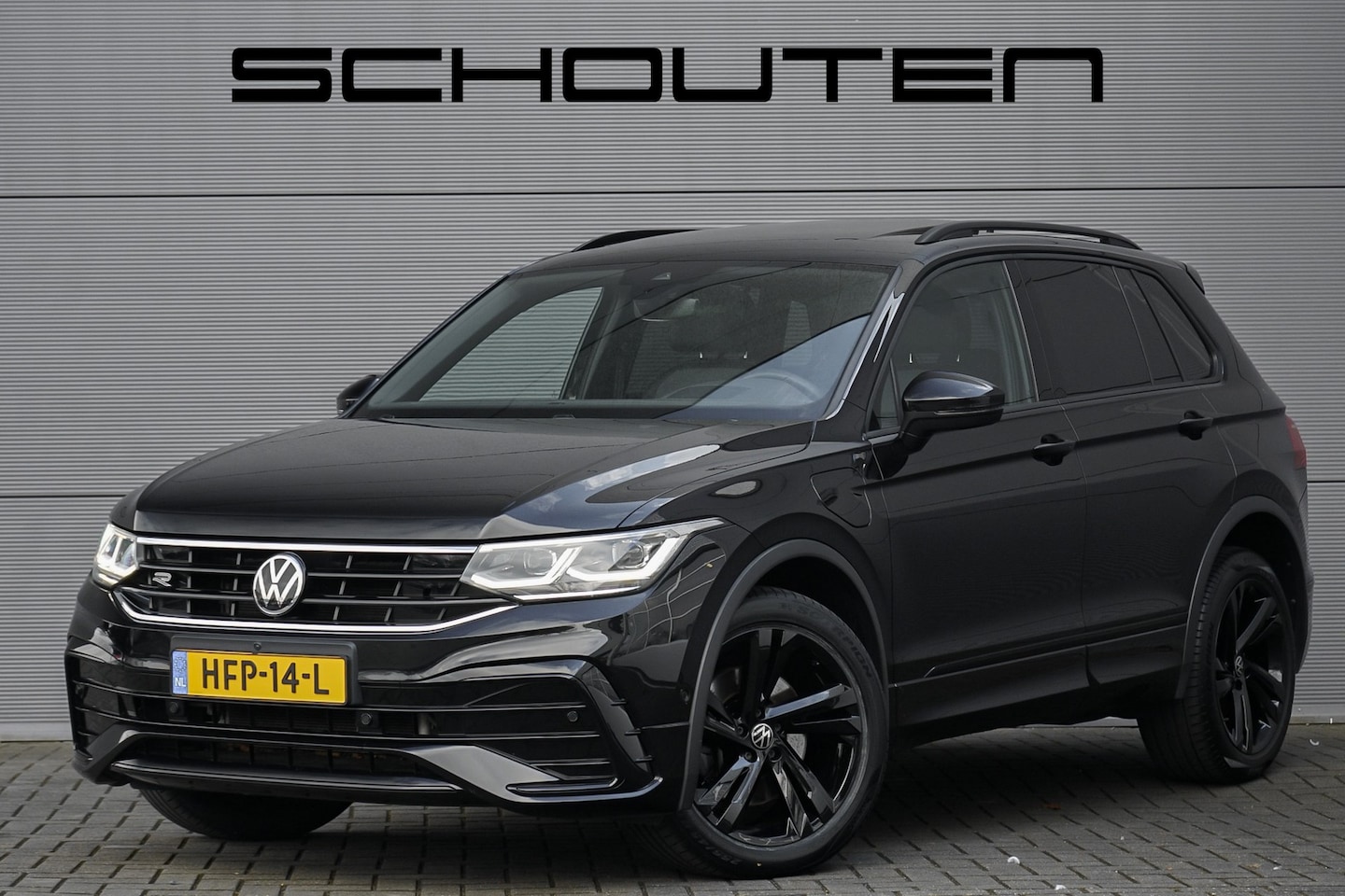 Volkswagen Tiguan - 1.4 TSI eHybrid R-Line HUD Pano 360° Black Style Trekhaak Keyless - AutoWereld.nl