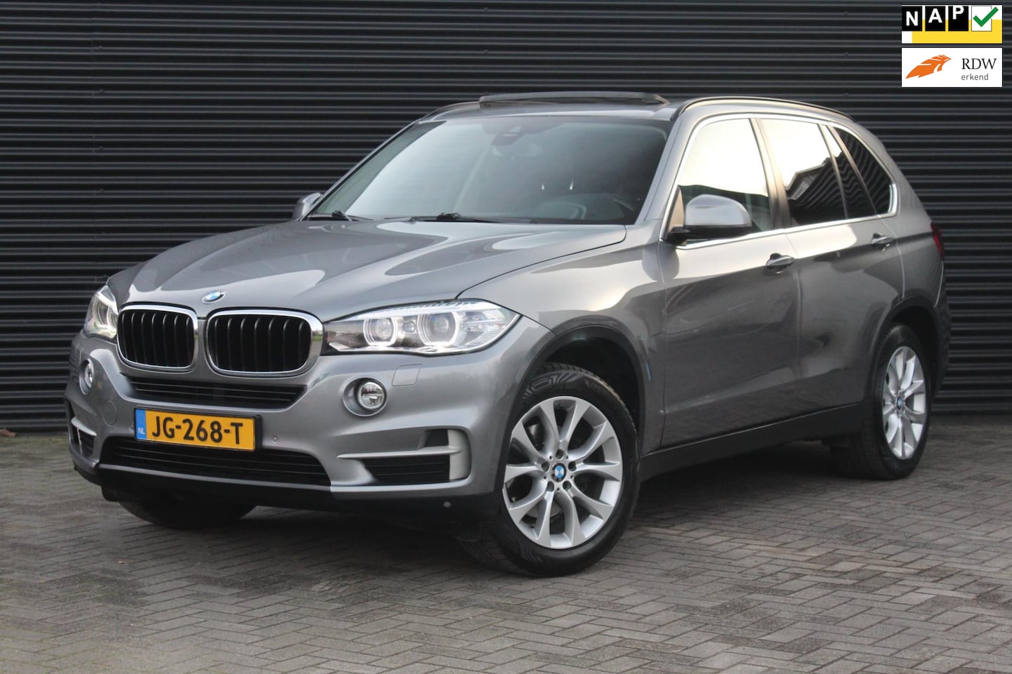 BMW X5 - XDrive30d High Executive 7p. | Pano | Trekhaak | HUD | Standkachel | - AutoWereld.nl