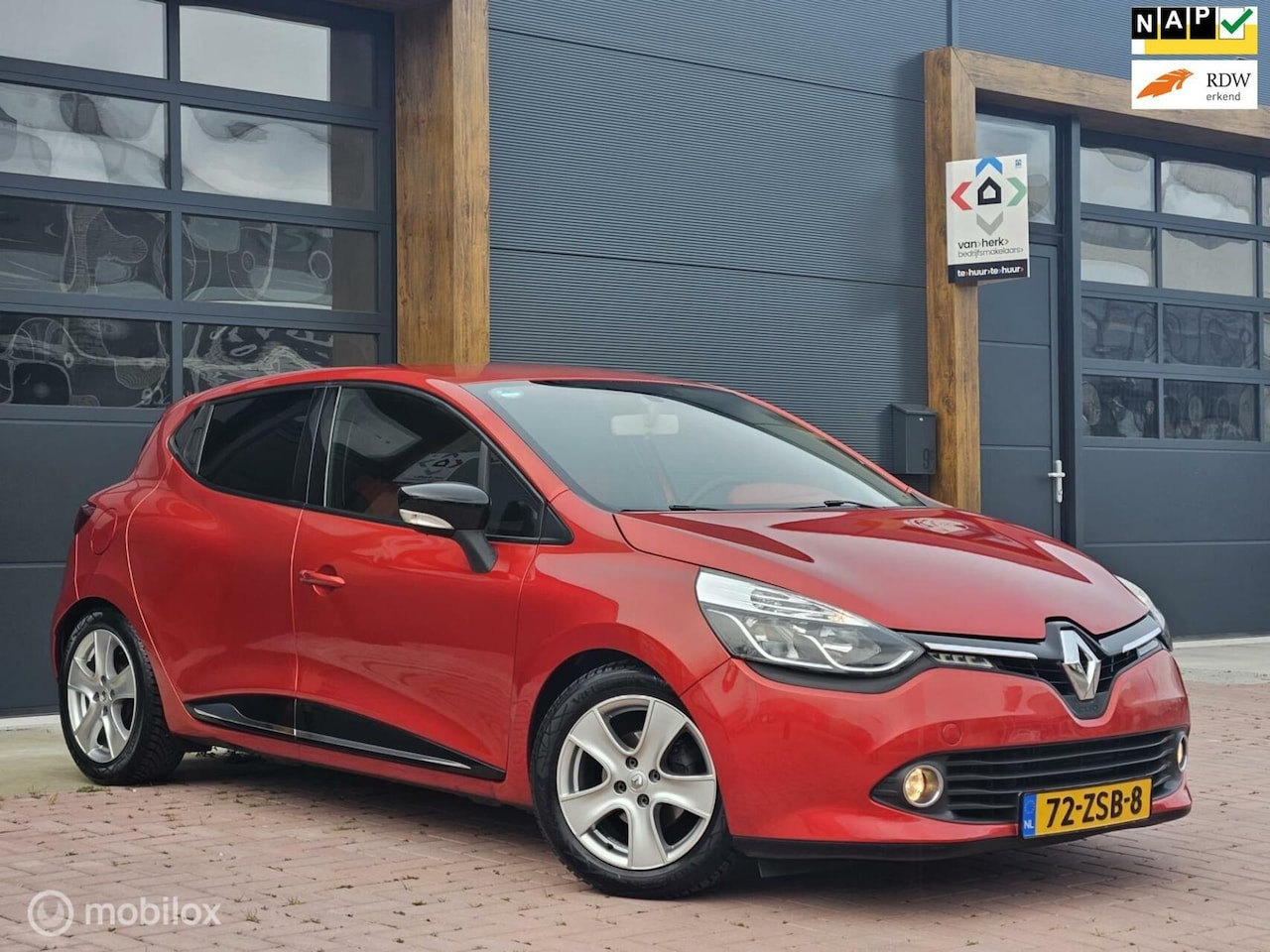 Renault Clio - 1.5 dCi Navi|Cruise|Lmv|Keyless Entry|Nap|Boekj - AutoWereld.nl