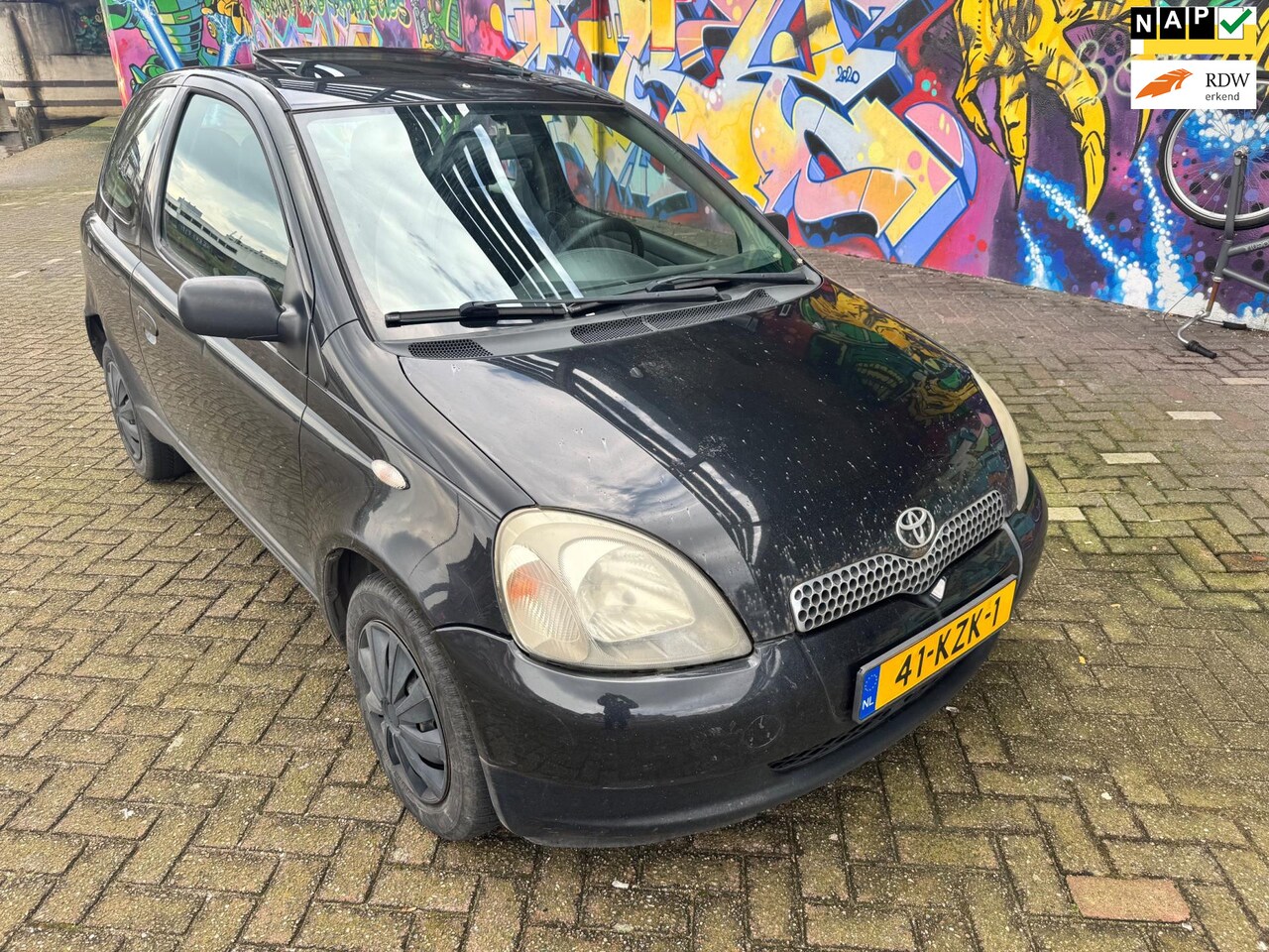 Toyota Yaris - 1.0-16V VVT-i Luna leuke auto met fabrieks schuifdak dikke stereo elektrische ramen sterke - AutoWereld.nl