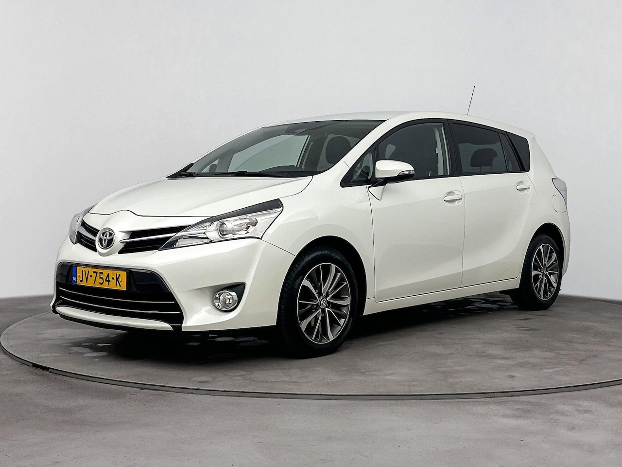 Toyota Verso - 1.8 VVT-i Dynamic | Trekhaak | Navigatie | 7P | Automaat - AutoWereld.nl