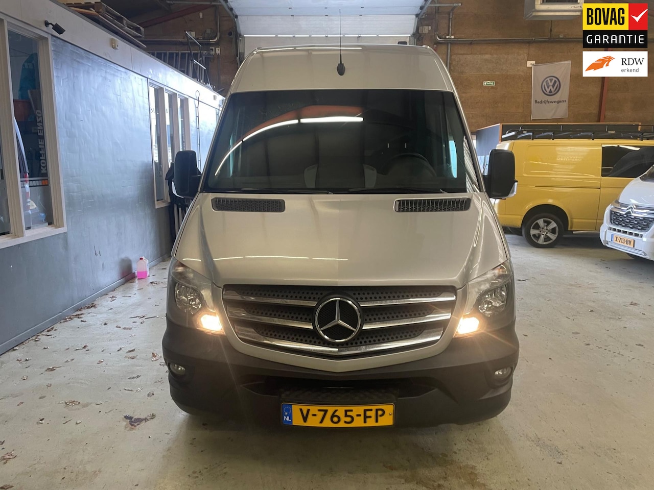 Mercedes-Benz Sprinter - 519 3.0 CDI 366 HD ZILVER ‘17 ACHTER HYDR. KLEP - AutoWereld.nl