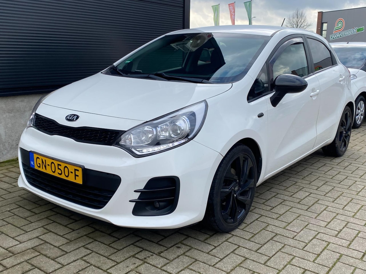 Kia Rio - 1.2 CVVT Dynamic 5drs Cruise PDC 17" NL-auto - AutoWereld.nl