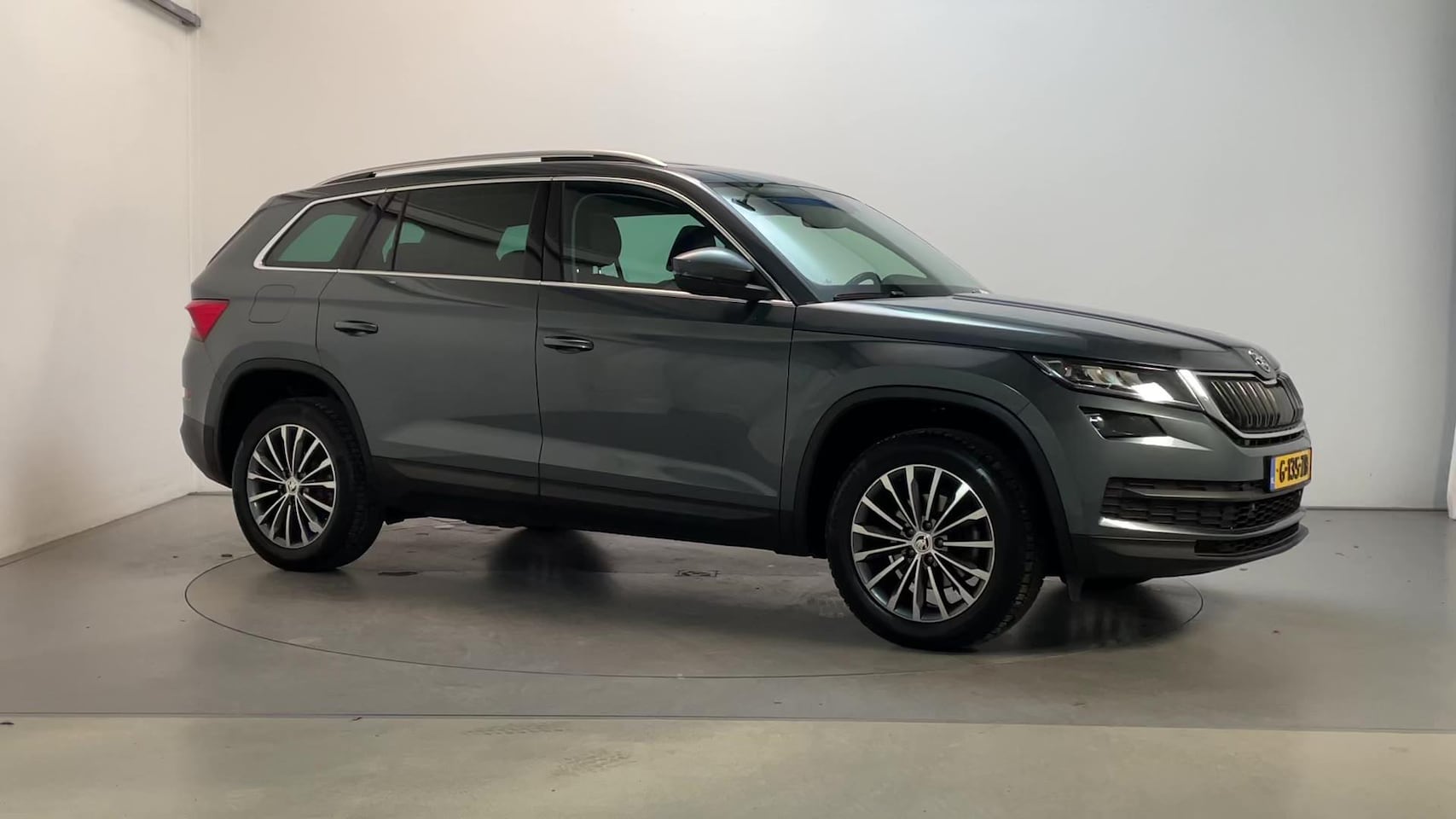 Skoda Kodiaq - 1.5 TSI 150pk DSG Business Edition Panoramadak Leder App-Connect DAB+ - AutoWereld.nl