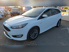 Ford Focus Wagon - 1.0 ST-Line Cruis/Navi/Clima ecoboost 125pk NAP