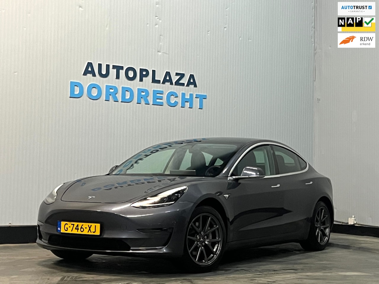 Tesla Model 3 - Long Range RWD Long Range AWD 75 kWh AUTOPILOT - AutoWereld.nl