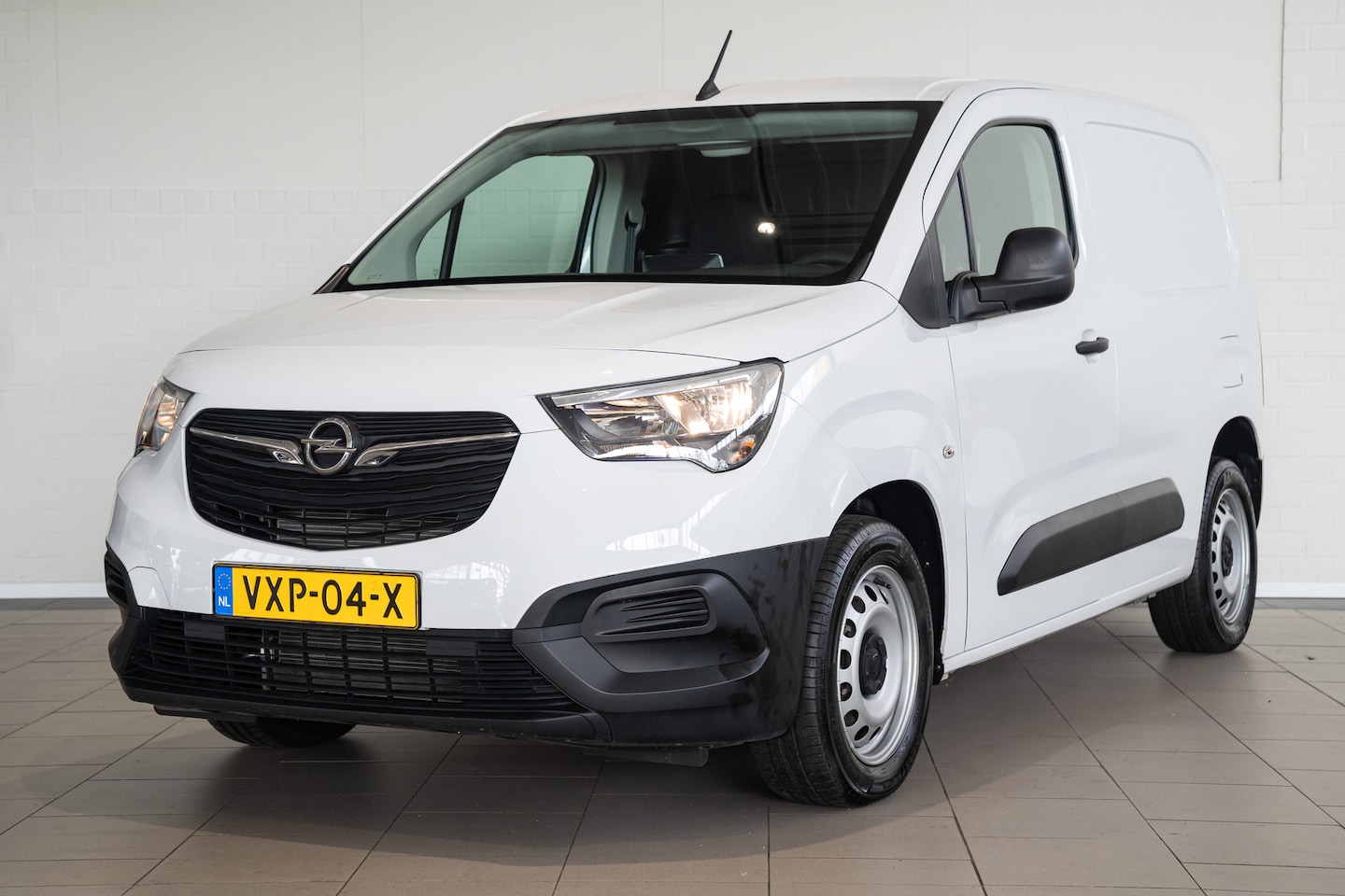 Opel Combo - 1.5D L1H1 102PK Edition | Navigatie | Parkeersensoren | Apple Carplay & Android Auto | Laa - AutoWereld.nl