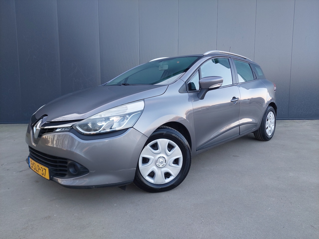 Renault Clio Estate - 1.5 dCi ECO Expression LED NAVI CRUISE AIRCO - AutoWereld.nl