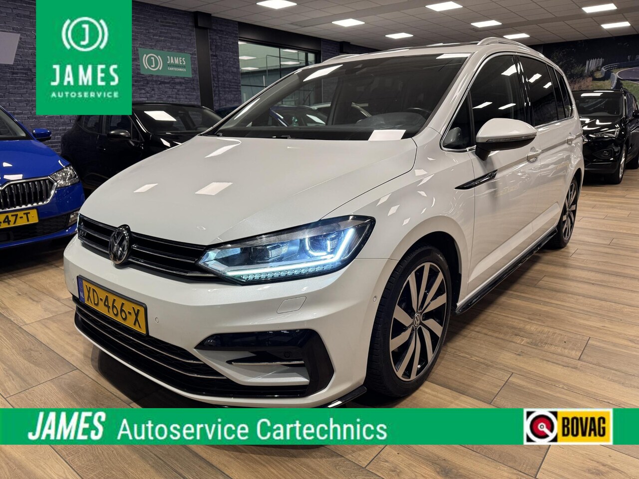 Volkswagen Touran - 1.5 TSI Highline Business R | R-Line | Navi | 18” | Pano | Sportstoelen - AutoWereld.nl