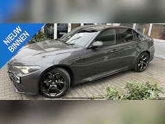 Alfa Romeo Giulia - 2.0 T Veloce Ti AWD Harman Kardon, QV stoelen, QV spoiler en skirts, sport onderstel