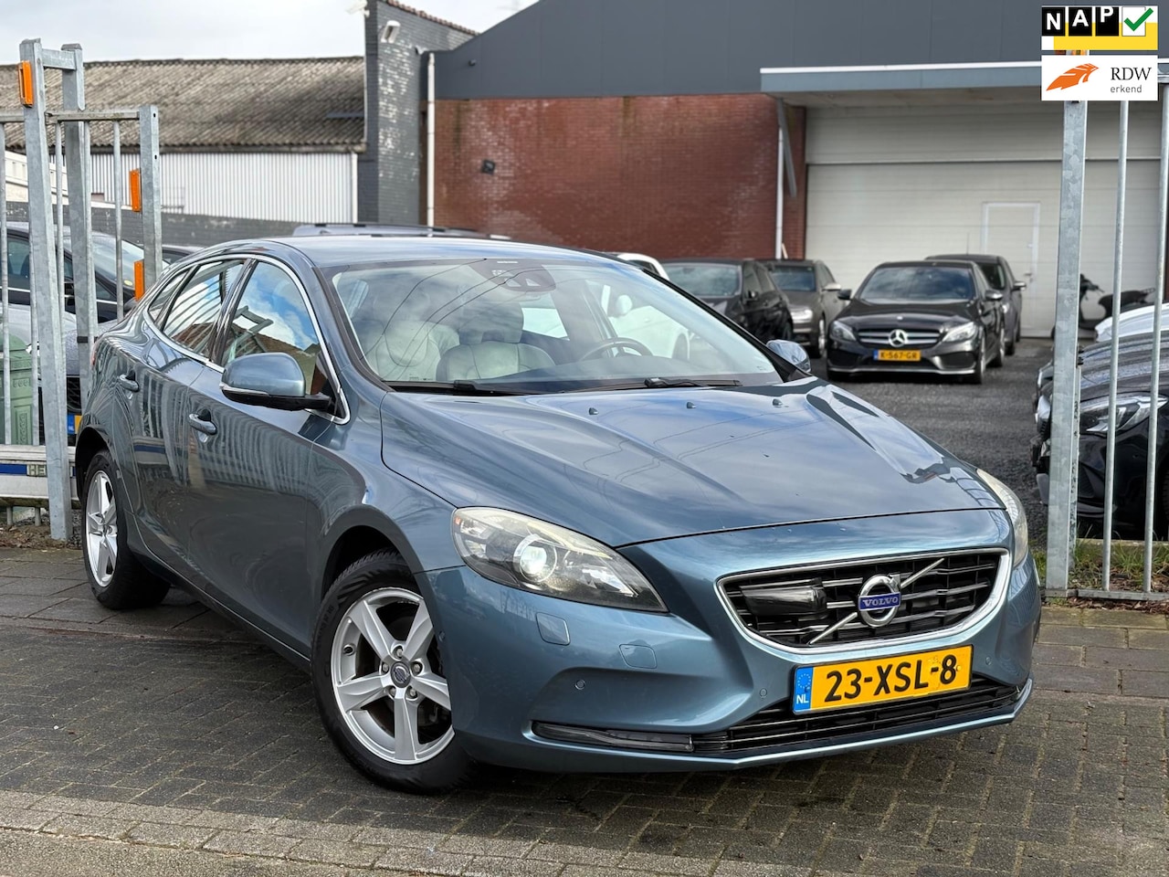 Volvo V40 - 1.6 D2 Summum | Xenon | Leder | Navi | Camera | ACC | - AutoWereld.nl