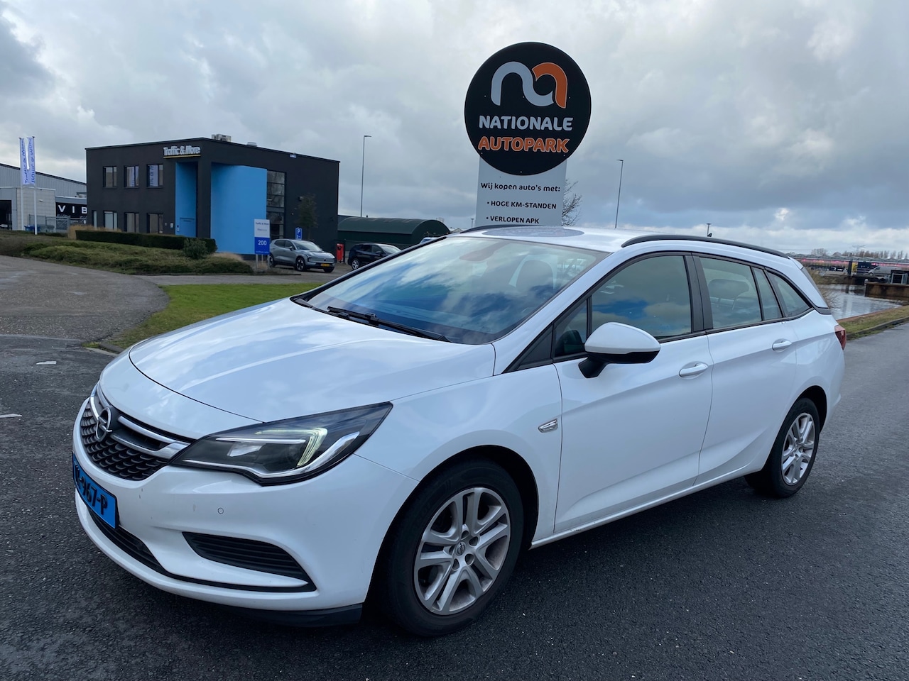 Opel Astra Sports Tourer - 2016 * 1.6 CDTI Business+ * Euro 6 * Nieuwe koppeling - AutoWereld.nl