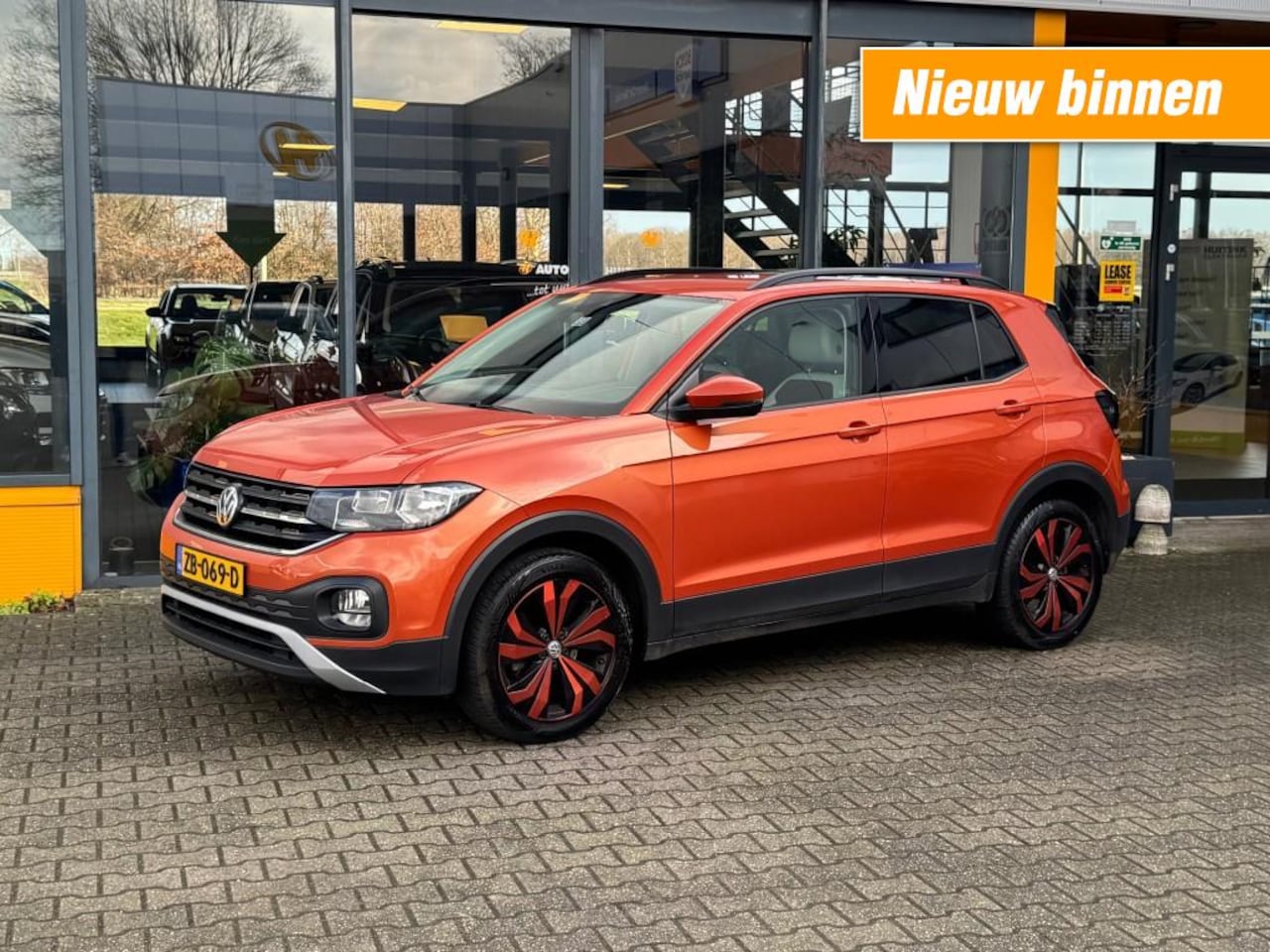 Volkswagen T-Cross - 1.0 TSI 115 pk Life - adaptive cruise - climate control - navi - AutoWereld.nl