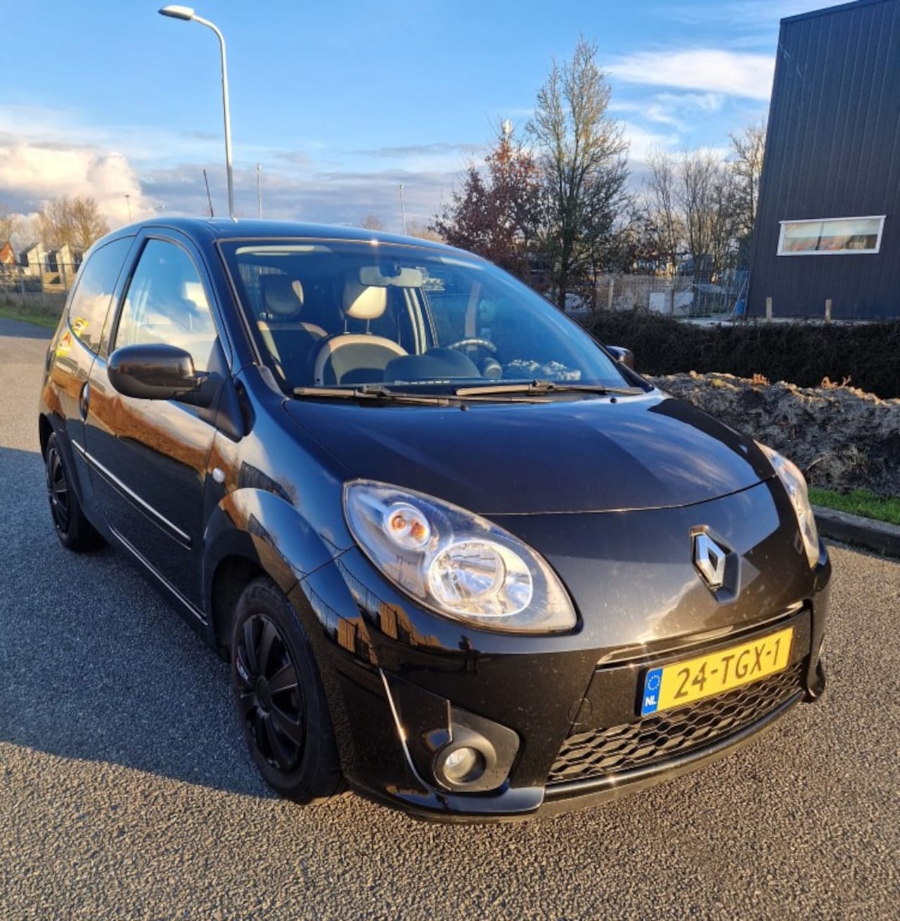 Renault Twingo - 1.2-16V Night en Day  Airco  Cruise control Nieuwe apk Nieuwe Kop - AutoWereld.nl