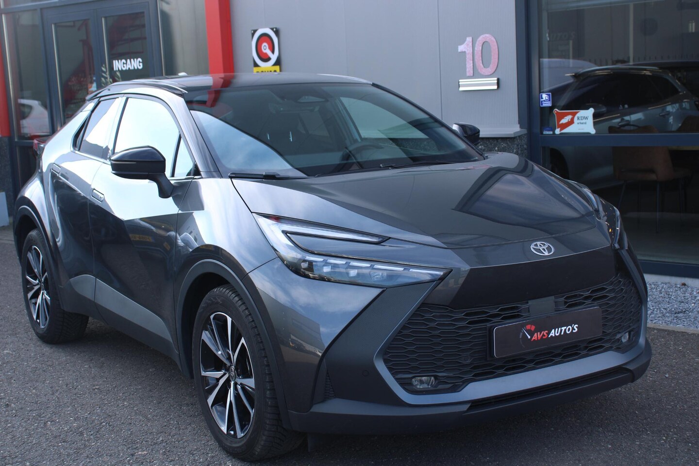 Toyota C-HR - 1.8 Hybrid 140PK TEAM D GROOT SCHERM, CAMERA, STOELVERWARMING - AutoWereld.nl