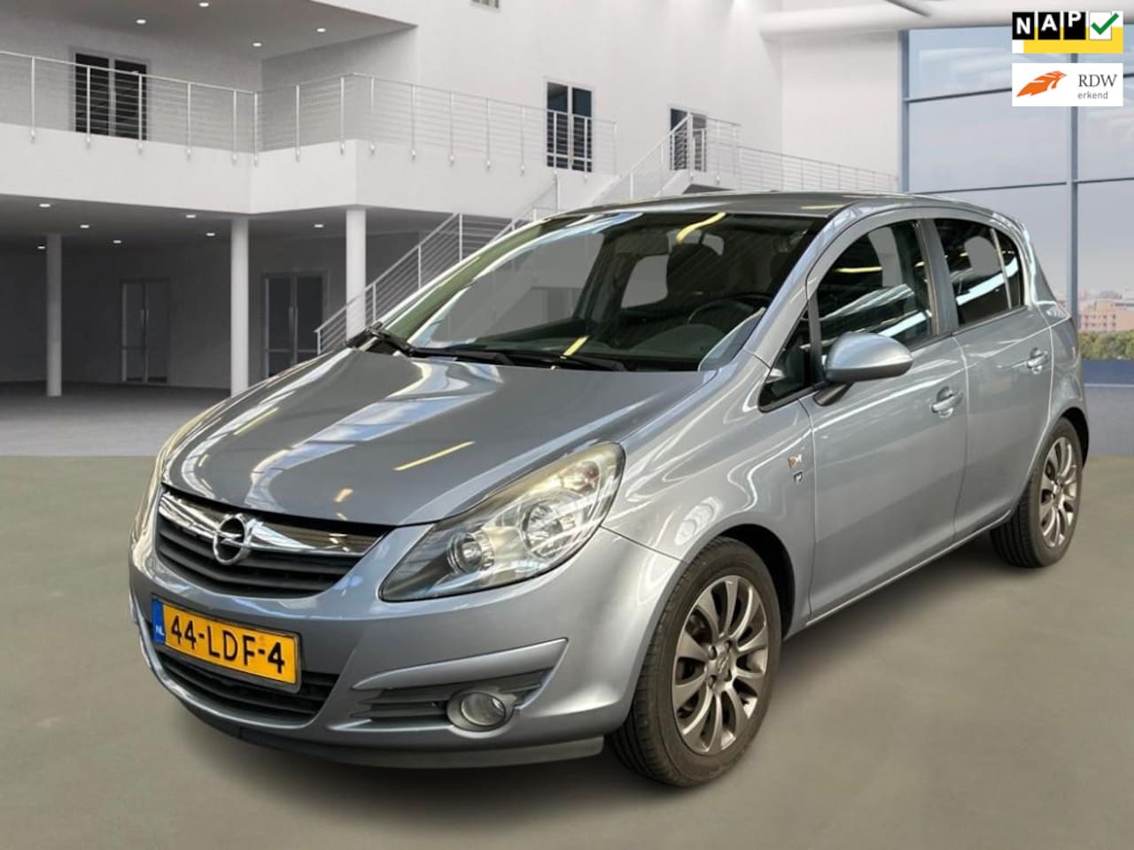 Opel Corsa - 1.4-16V '111' Edition 1.4-16V '111' Edition - AutoWereld.nl