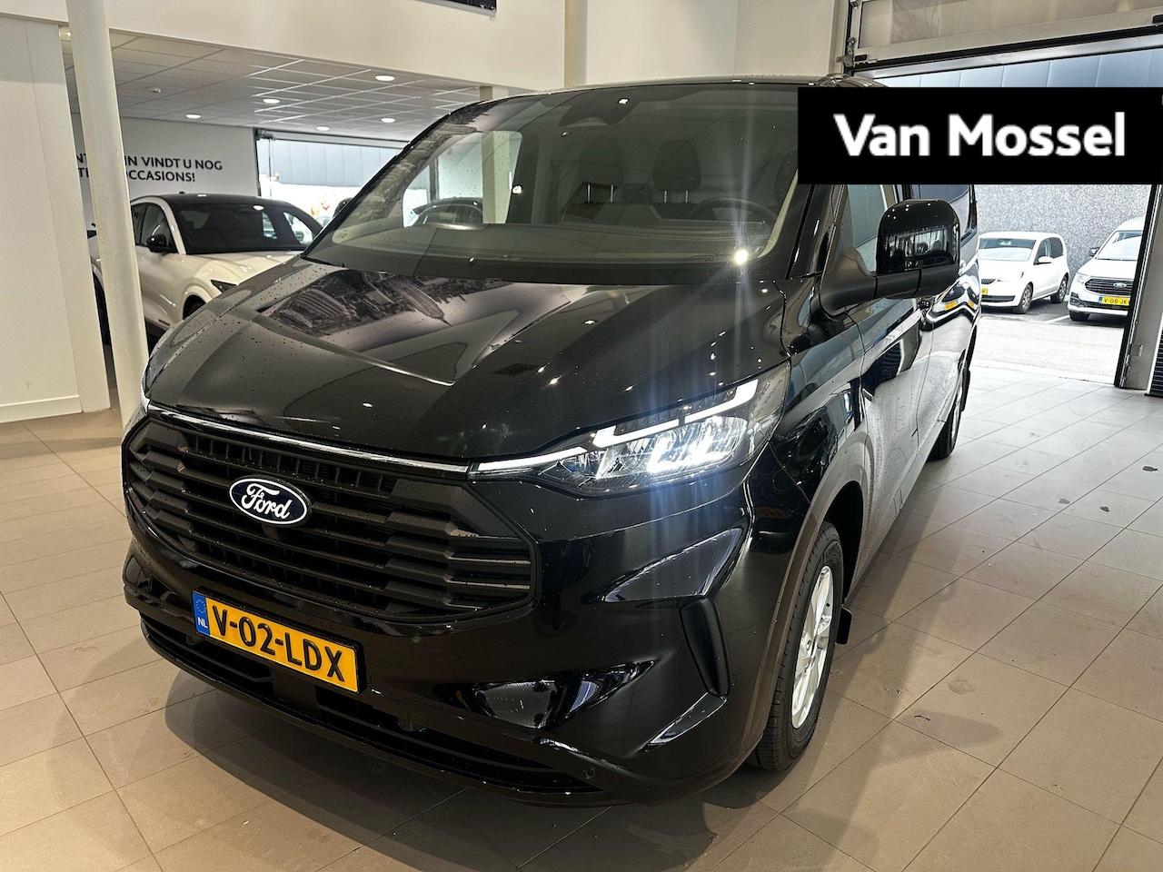 Ford Transit Custom - 320 2.0 TDCI L2H1 Limited | BPM Vrij | Driver Assistance Pack | - AutoWereld.nl