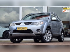 Mitsubishi Outlander - 2.4i Intense+ A/T 100% Dealer onderhouden-7p-Trekhaak-Hoge instap-3e Eigenaar-Mooi