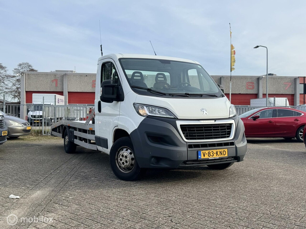 Peugeot Boxer - oprijwagen / Autoambulance /LUCHTVERING /LIER - AutoWereld.nl