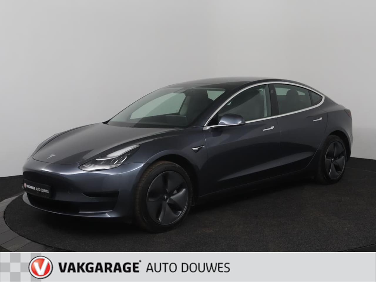 Tesla Model 3 - STANDARD RWD Plus |Pano |Zwart Leder - AutoWereld.nl