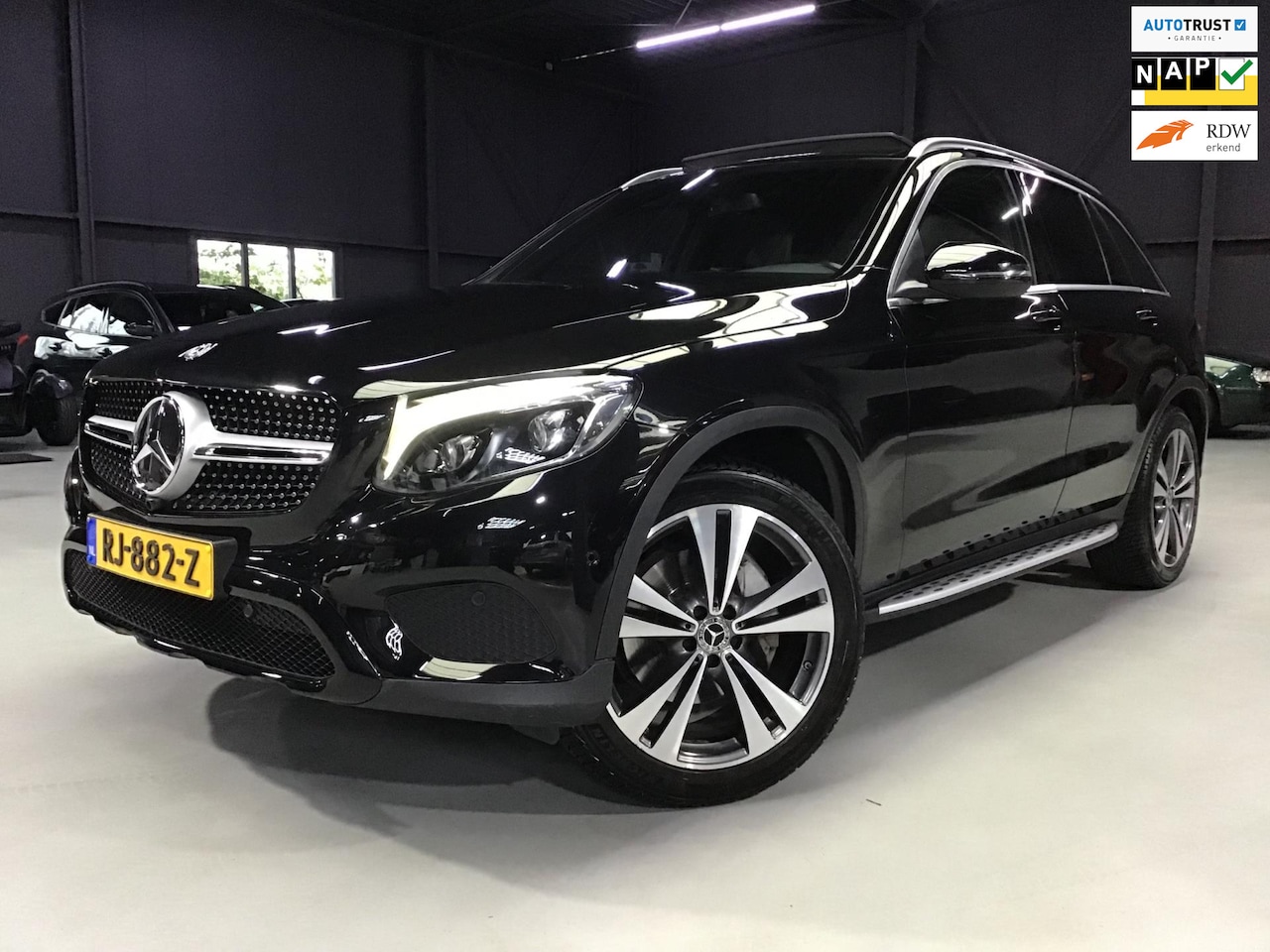 Mercedes-Benz GLC-klasse - 250 4MATIC Ambition I Pano I Trekhaak I Dealer Onderh I Camera I Led I 20Inch I Stoelverw - AutoWereld.nl