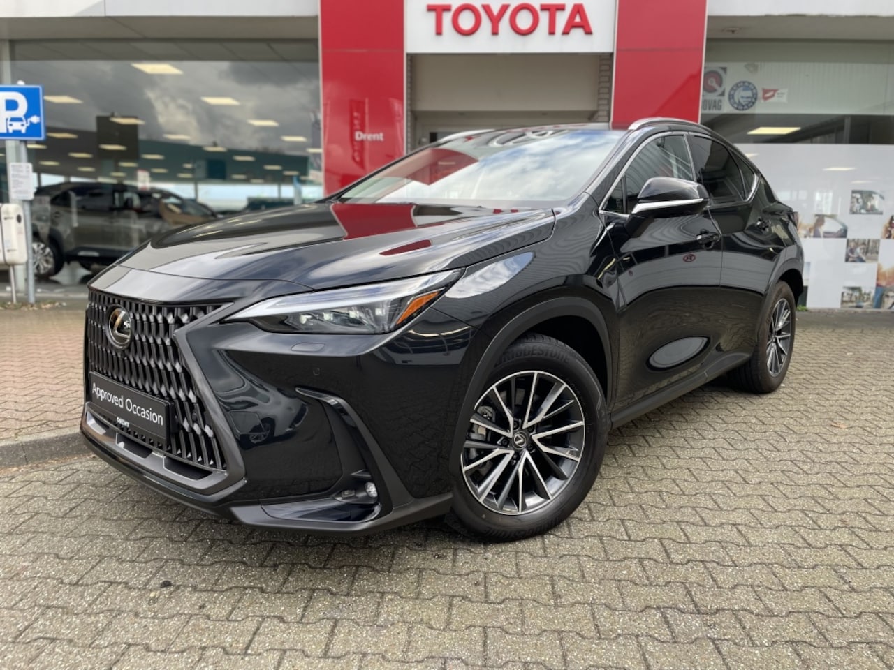 Lexus NX - 450h+ AWD Executive Line | Tri-Led koplampen | Head-Up Display - AutoWereld.nl