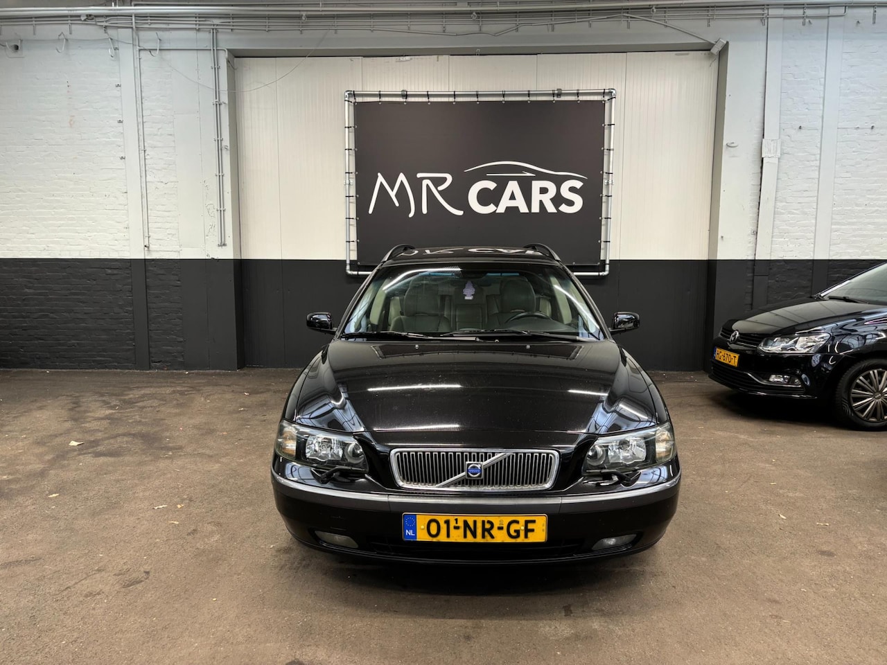 Volvo V70 - 2.4 D5 Geartronic Edition II Leder/Cruise Control/Airco - AutoWereld.nl