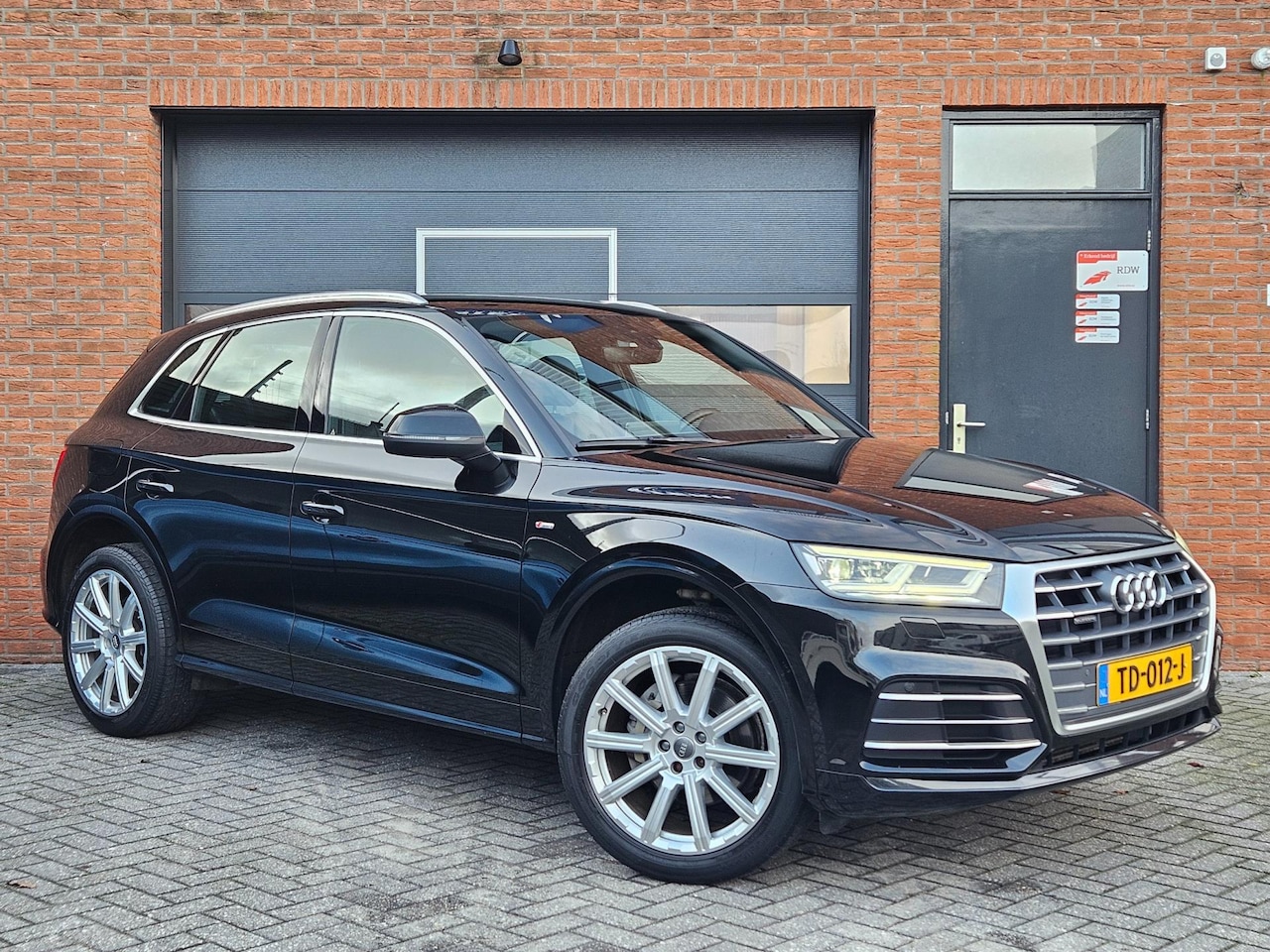 Audi Q5 - 2.0 TFSI quattro Sport S-Line Edition 20" LED Navi - AutoWereld.nl