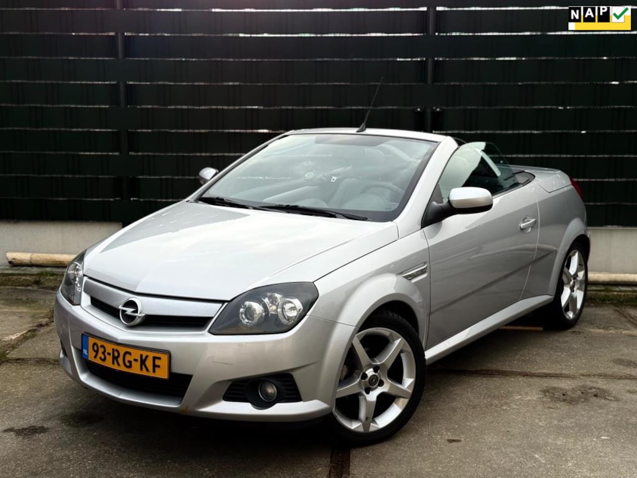 Opel Tigra TwinTop - 1.8-16V Cosmo Leer - AutoWereld.nl