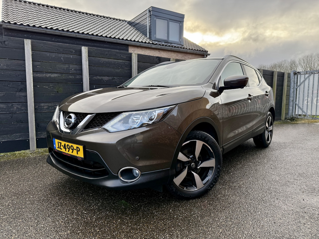 Nissan Qashqai - 1.2 N-Connecta pano, 360cam, navi, cruise, clima - AutoWereld.nl