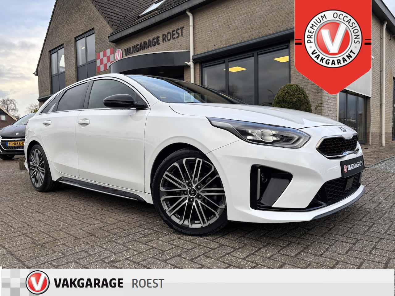 Kia Pro cee'd - 1.5 T-GDI GT-PlusLine Automaat Trekhaak / Panoramadak / Sport-Interieur - AutoWereld.nl